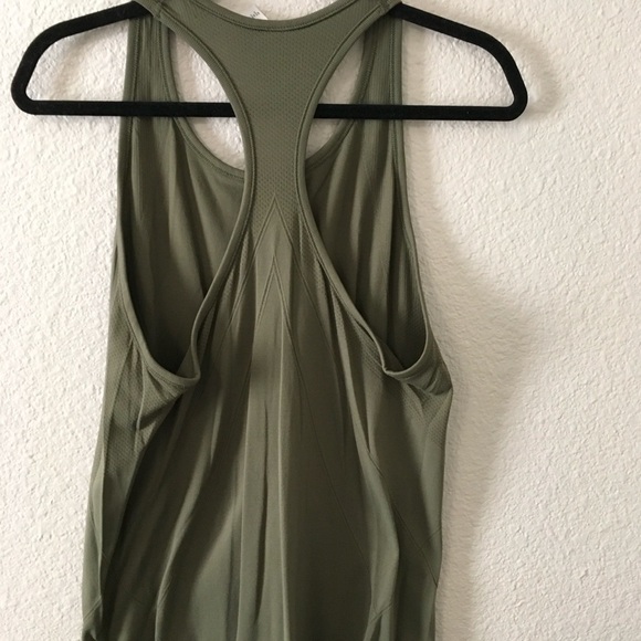 All in Motion Sage Green Women's Tank Top Large - Picture 6 of 6